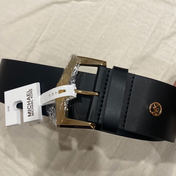 Michael Michael Kors Womens black leather with Strech brand new belt main image 6